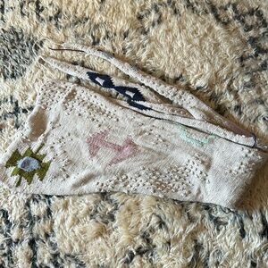 A funky handknit shawl (weave in my ends!)